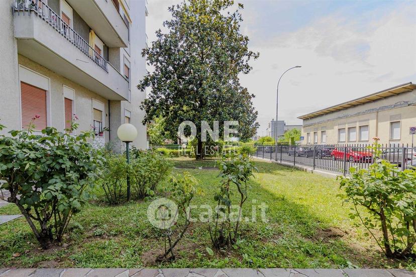 Trilocale in Via Grazia Deledda 23 — foto 33 di 41