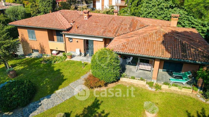 Villa in Via U. Foscolo 16 — foto 19 di 31