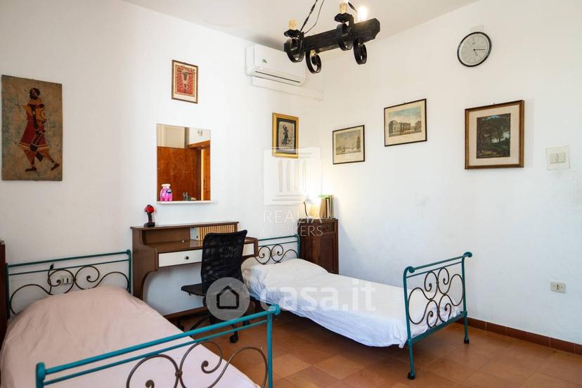 Villa in Via Tirreno 4 — foto 19 di 39