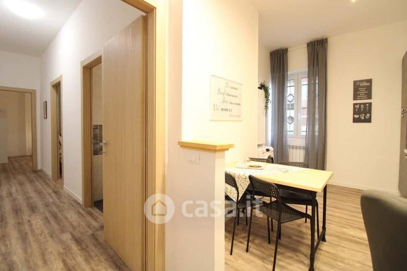 Stanza in Via Ambaraga 77 — foto 24 di 26