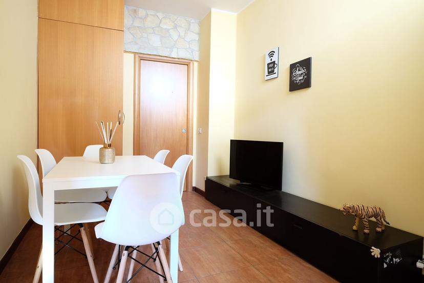 Stanza in Via Carlo Cattaneo 25 — foto 8 di 20