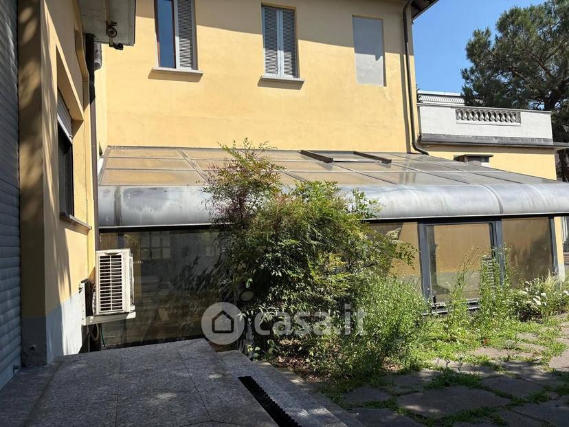 Villa in Via Vittorio Alfieri 2 — foto 22 di 78