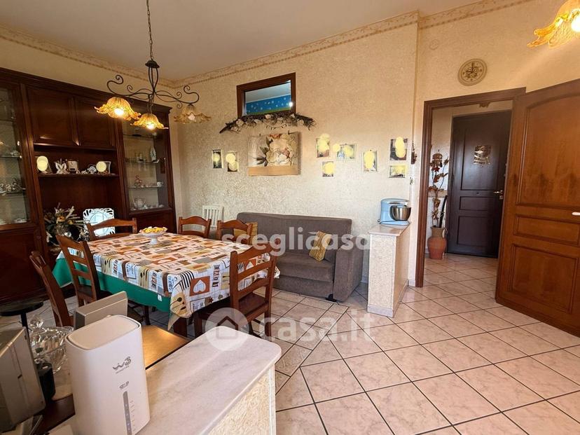 Trilocale in Via Giacomo Leopardi 49 — foto 2 di 9