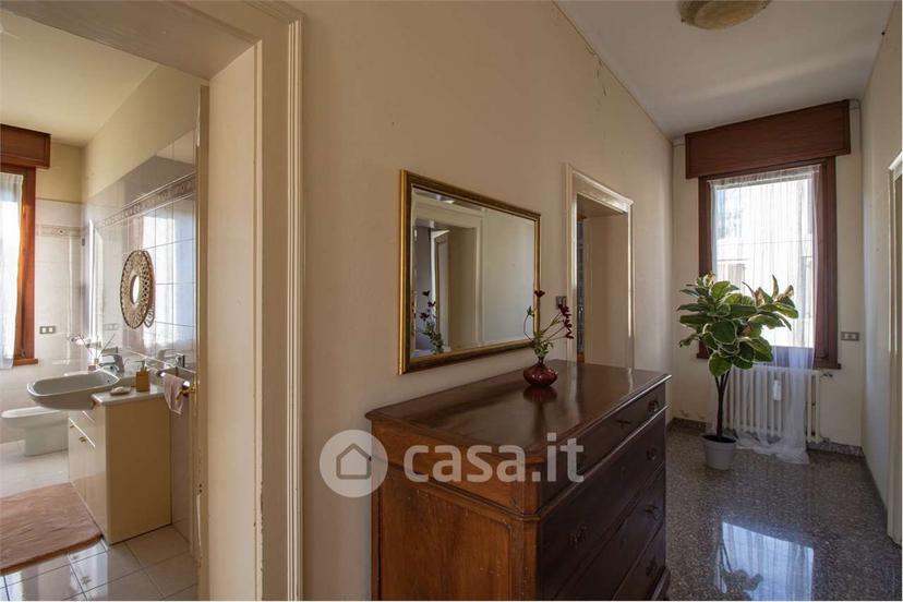 Villa in Via IV Novembre — foto 30 di 60