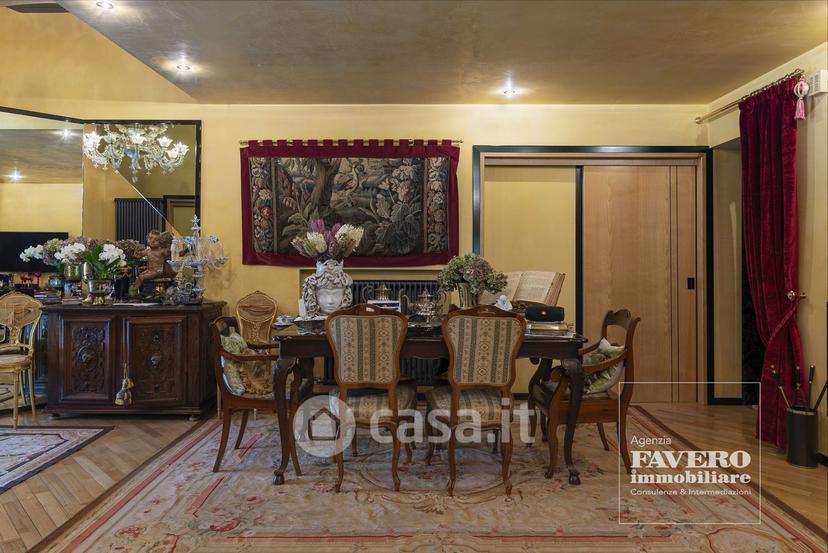 Villa in Piazza G. Marconi 28 — foto 36 di 54