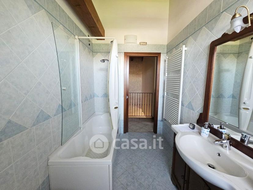 Villa in Via Martiri della Libertà — foto 7 di 19
