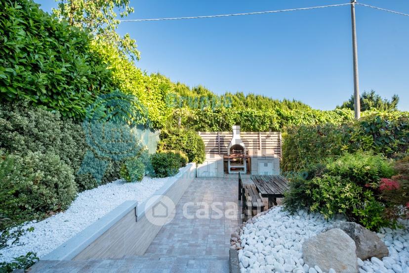 Trilocale in Via della Valle 34 — foto 23 di 36