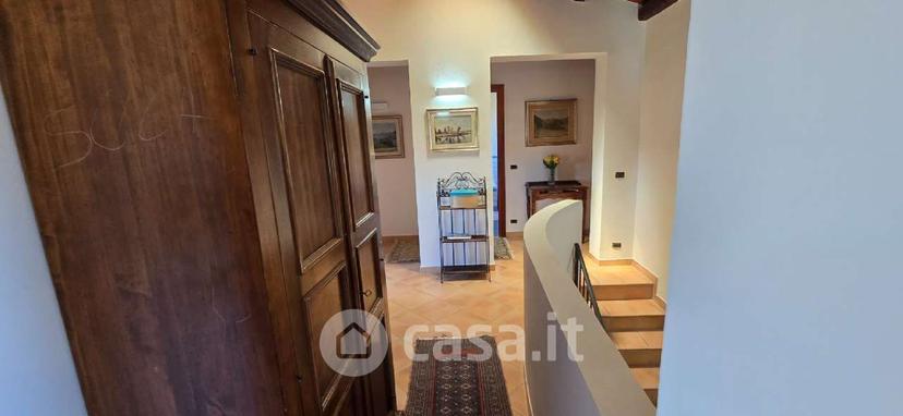 Villa in Via Salto d'Angiò — foto 15 di 25