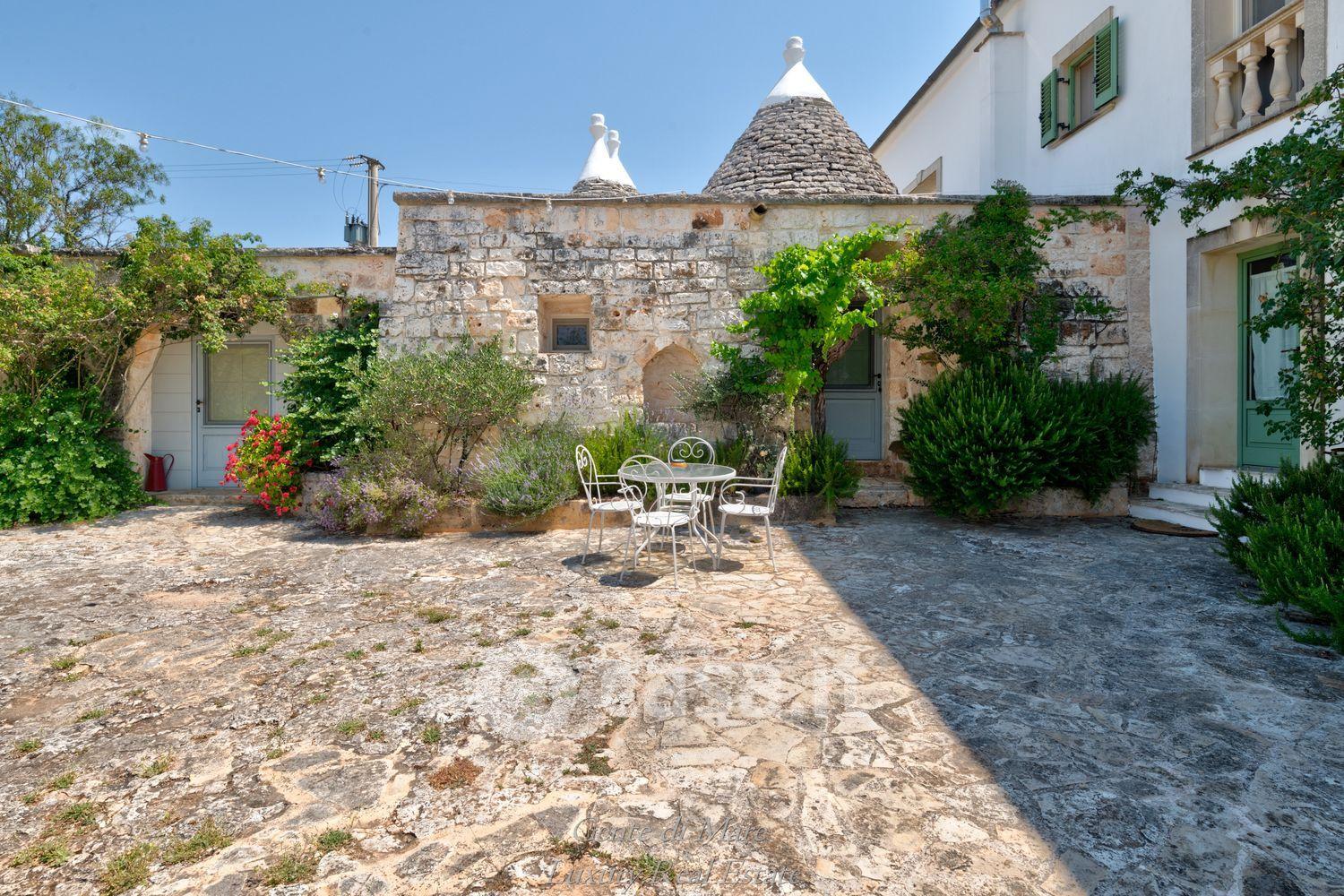 Villa in Contrada Salinola
