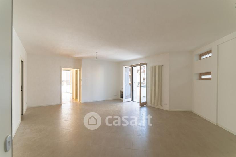 Quadrilocale in Via Edmondo de Amicis 50 a — foto 21 di 30