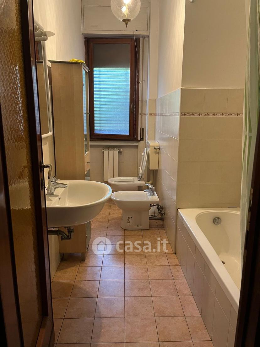 Stanza in Via Villa Glori 12 — foto 11 di 23