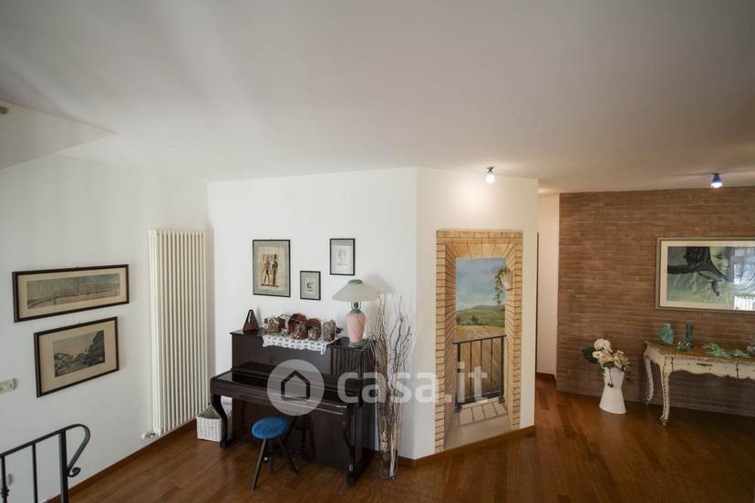Villa in Via G. Brodolini 49 — foto 40 di 52
