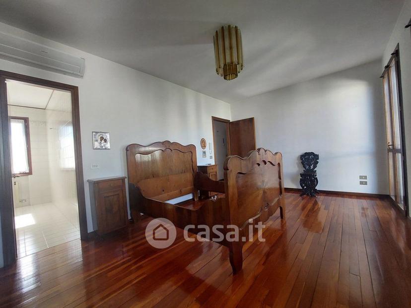 Villa in Via Miranese 11 — foto 28 di 38