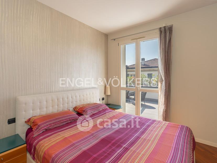 Villa in Via Filippo Corridoni — foto 3 di 21