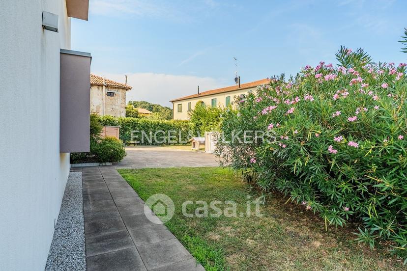 Villa in Via Alessandro Volta 22 — foto 36 di 44