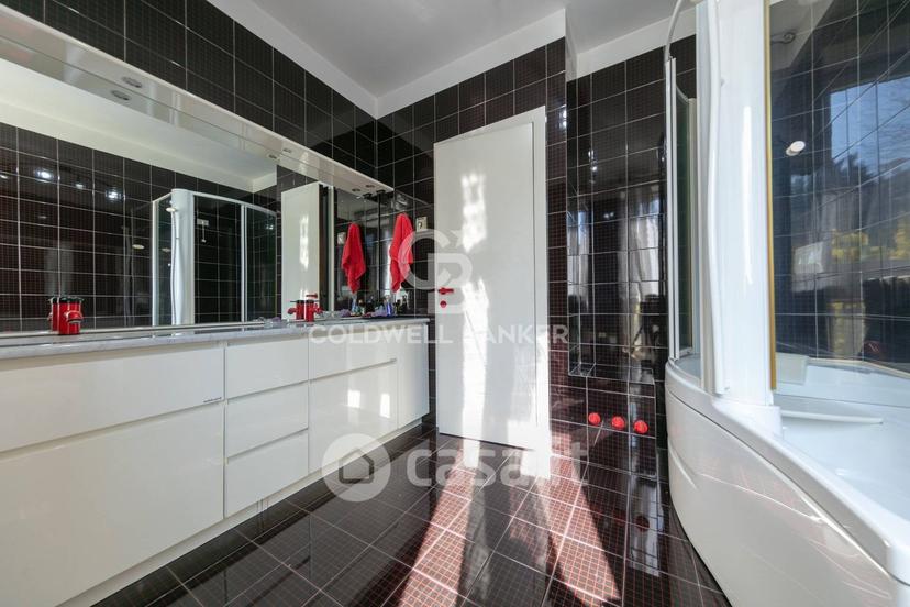 Villa in Via Martiri di Belfiore 4 — foto 16 di 39
