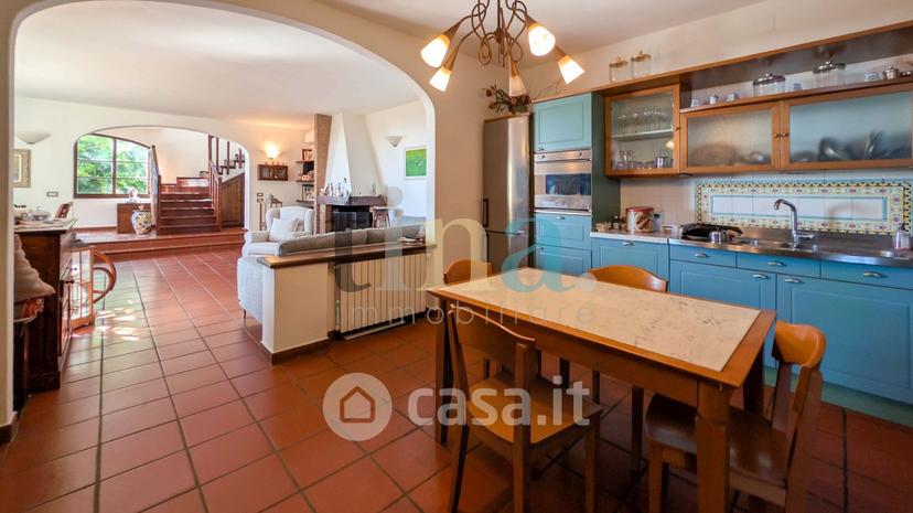 Villa in Via Cecinese — foto 13 di 56