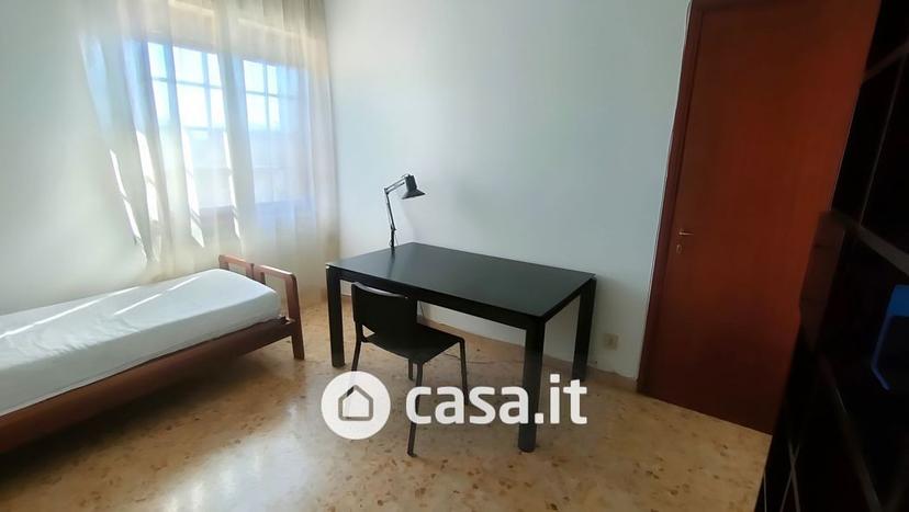 Stanza in Via Fratelli Rosselli 4 — foto 8 di 9