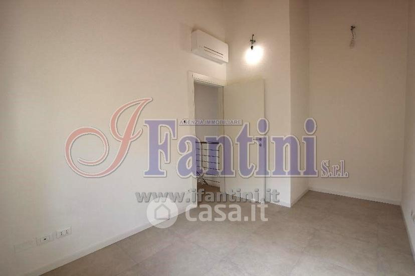 Trilocale in Via Ugo Bassi 62 — foto 3 di 21