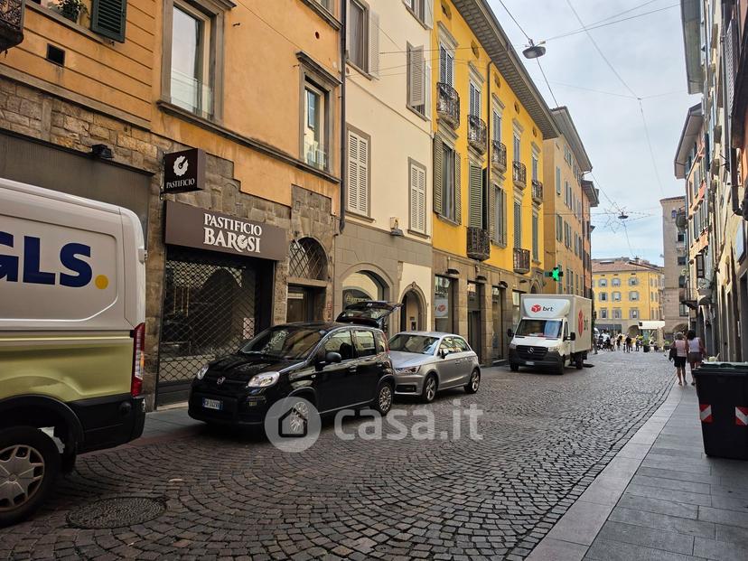 Monolocale in Via Sant'Alessandro — foto 3 di 25