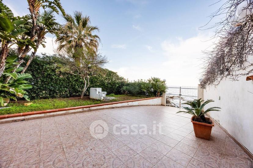 Villa in Lungomare Cristoforo Colombo 2039 — foto 9 di 28