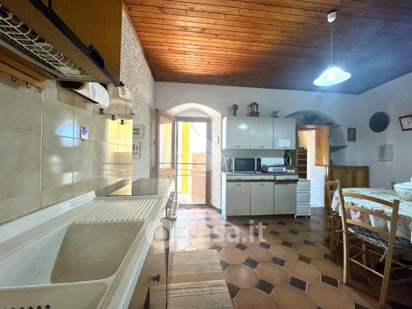 Trilocale in Via Mazzini 6 — foto 9 di 28