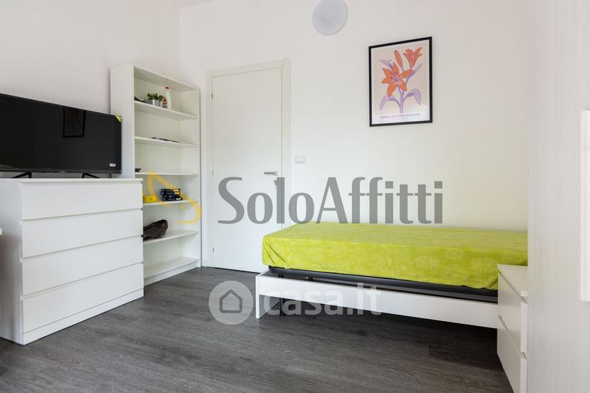 Stanza in Via Madonna delle Rose 11 — foto 6 di 22