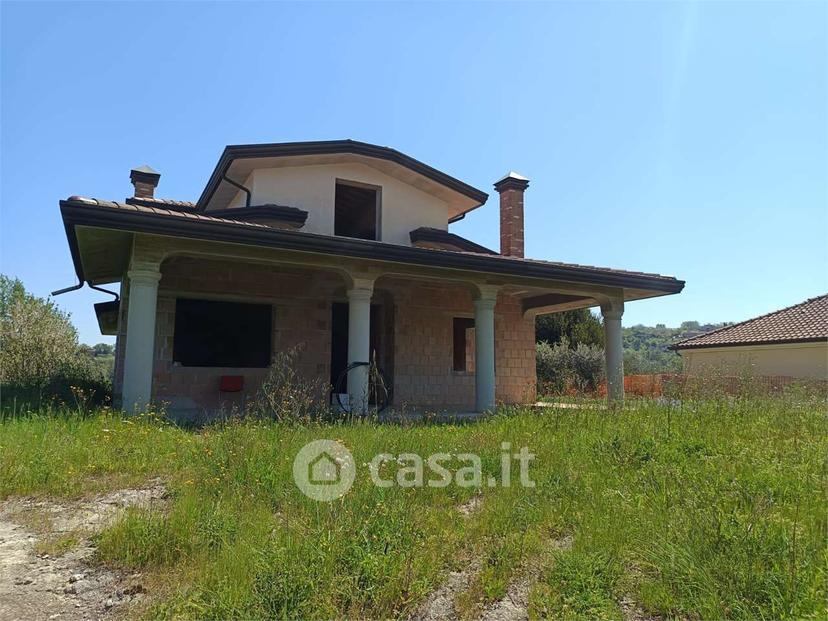 Villa in Via Torre Alfieri