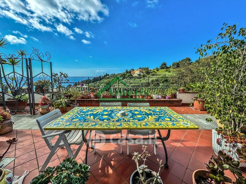 Villa in Imperia