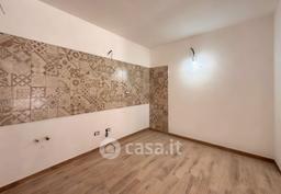 Trilocale in Via Filippo Addis 7