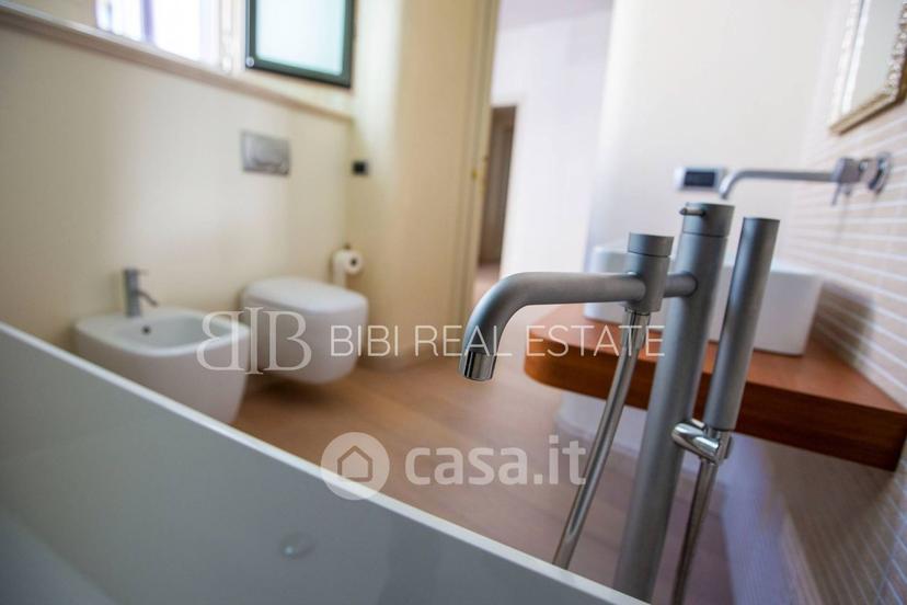 Trilocale in Via Massimo d'Azeglio 11 — foto 7 di 49