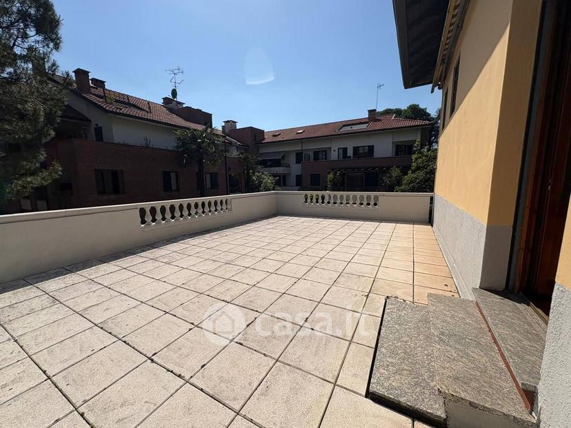 Villa in Via Vittorio Alfieri 2 — foto 67 di 78