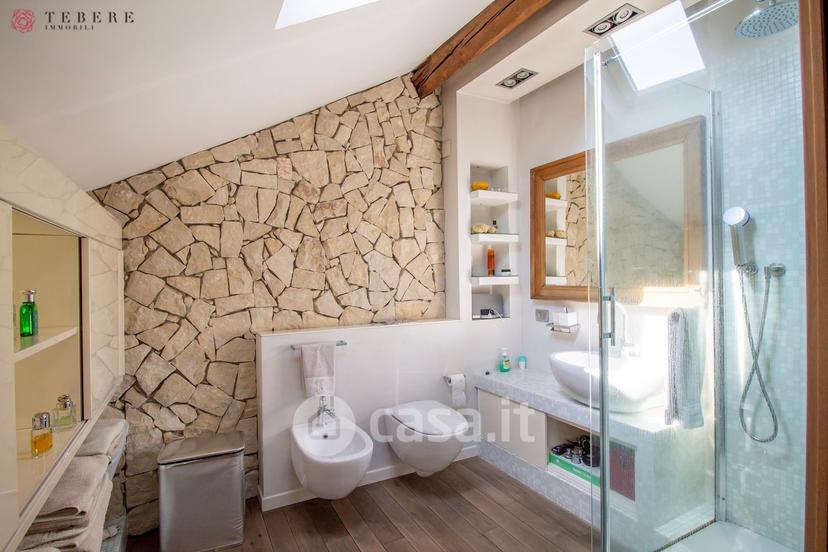 Villa in Corso XX Settembre 50 — foto 21 di 47