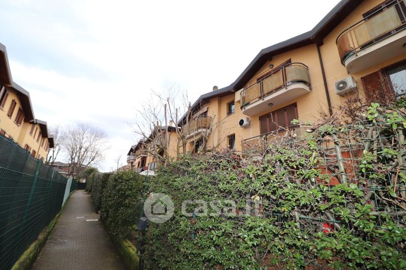 Trilocale in Via Eugenio Montale — foto 22 di 25