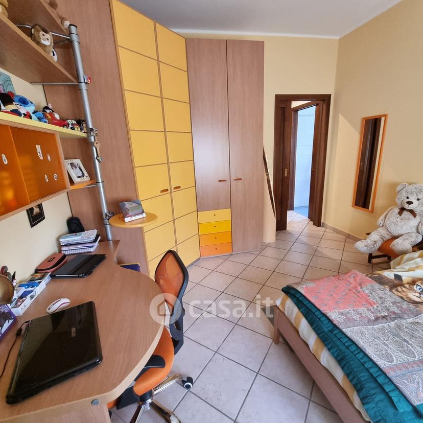 Villa in Via Ugo Foscolo 28 — foto 27 di 43