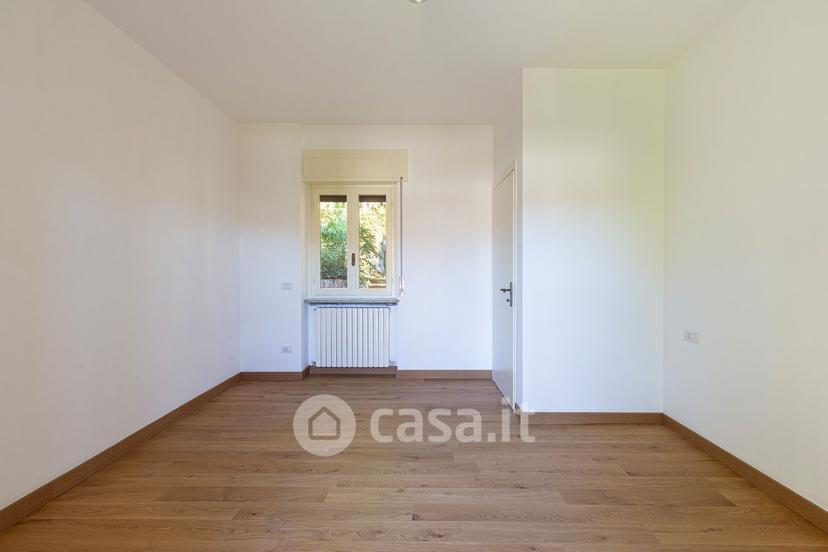 Villa in Via Angelo Cantoni 12 — foto 4 di 53