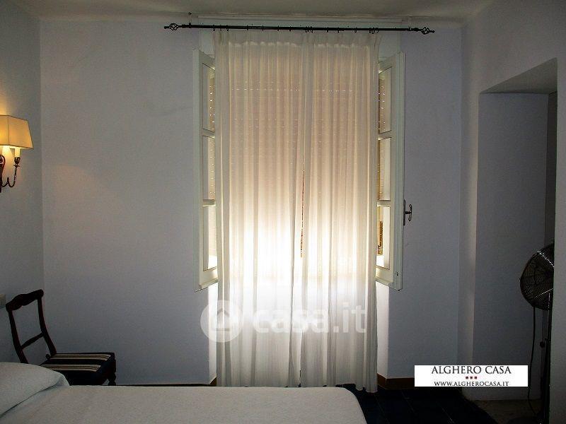 Bilocale in Via Carlo Alberto 127 — foto 2 di 16