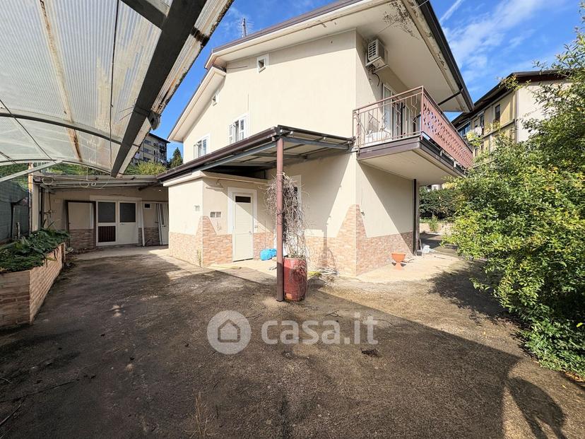 Villa in Via Madre Teresa di Calcutta — foto 18 di 27