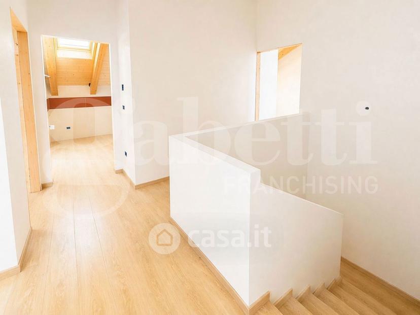 Villa in Via Cristoforo Colombo 59 — foto 30 di 39