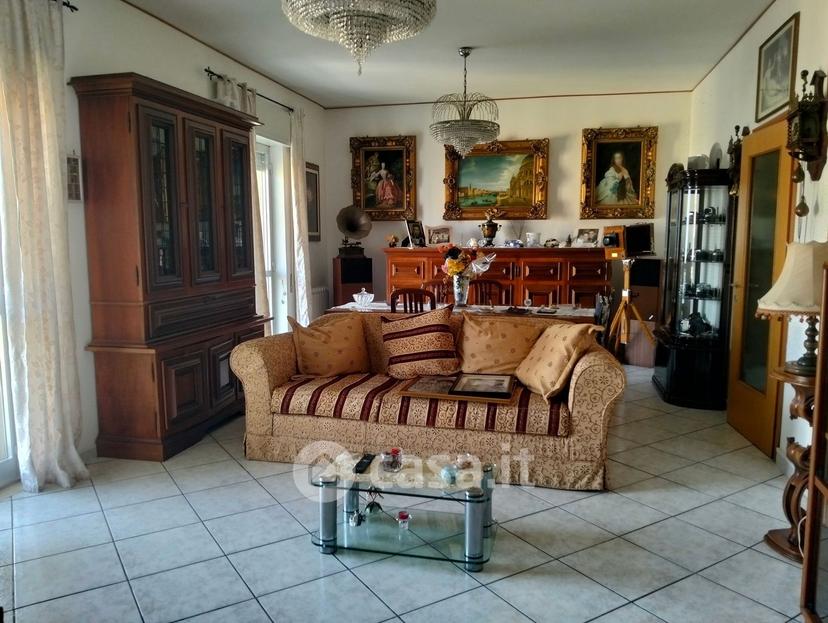 Quadrilocale in Via Luigi Doumontier 1 — foto 3 di 23