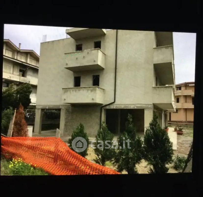 Quadrilocale in Via Lambrosi — foto 4 di 4