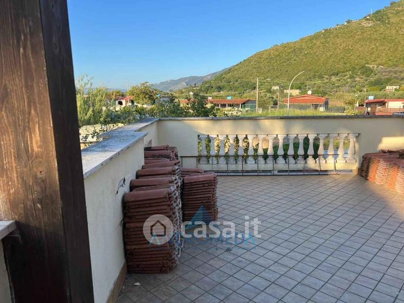 Villa in Via Domiziana — foto 12 di 27