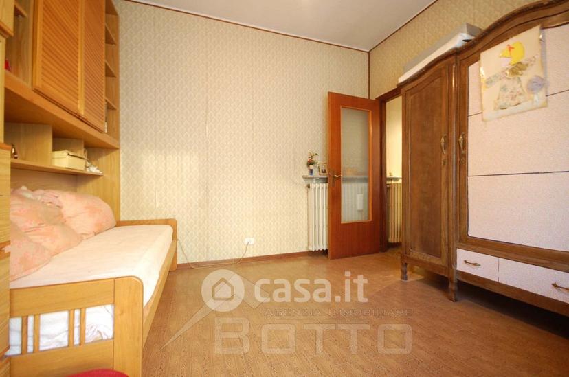 Trilocale in Via Novara 83 — foto 9 di 13
