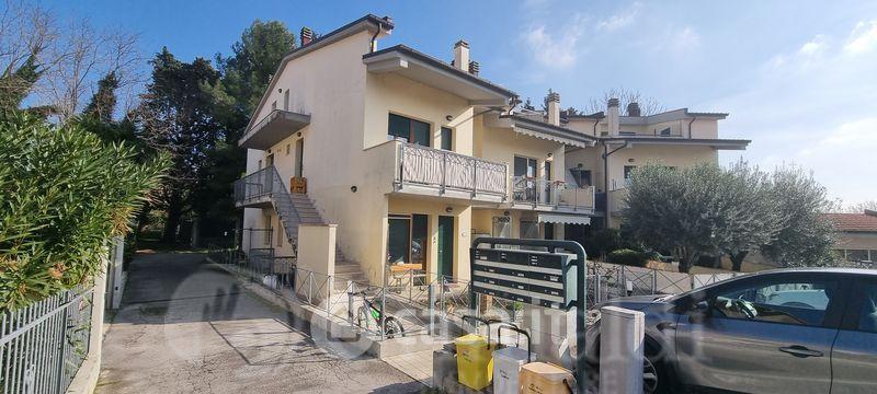 Trilocale in Via Enrico Mattei 27 — foto 23 di 25