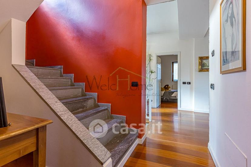 Villa in Via dei Faggi Rossi — foto 3 di 39