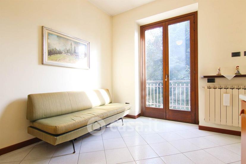 Villa in Via Enrico Fermi 9