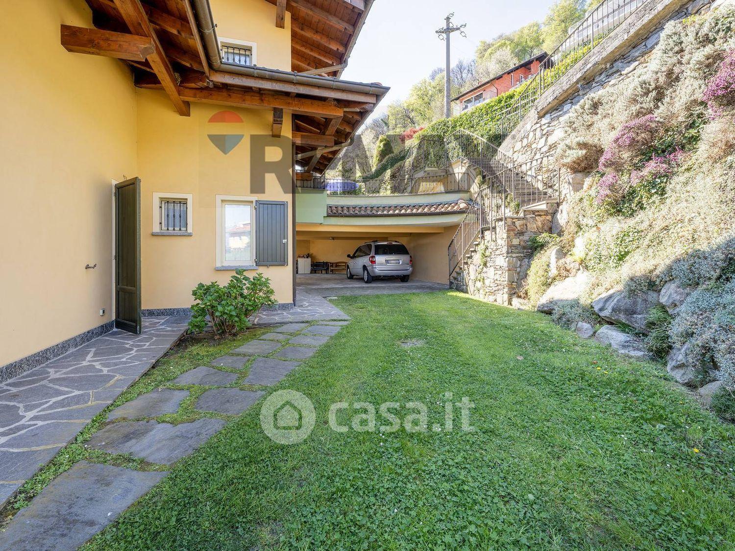 Villa in Via Per Levo