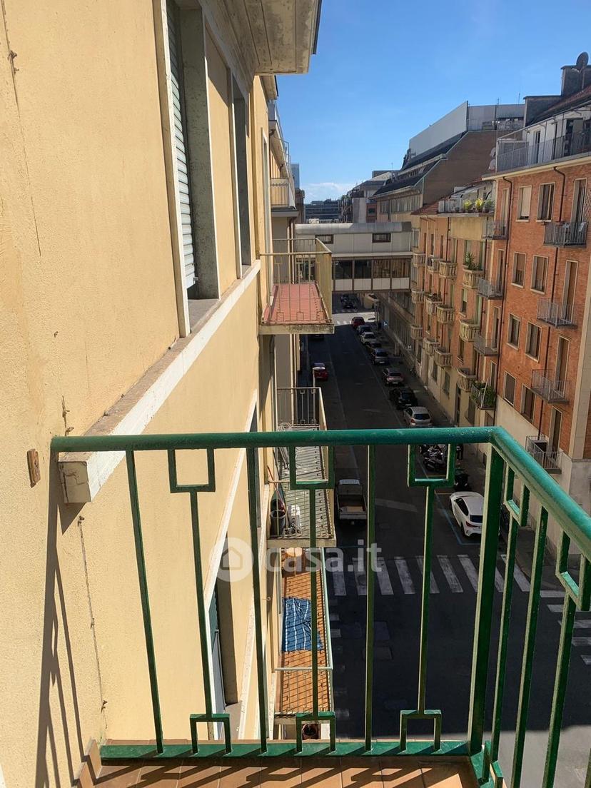 Stanza in Via Tommaso Grossi 21