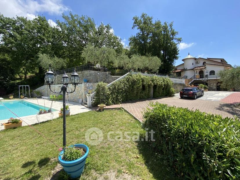 Villa in Castelnuovo — foto 23 di 72