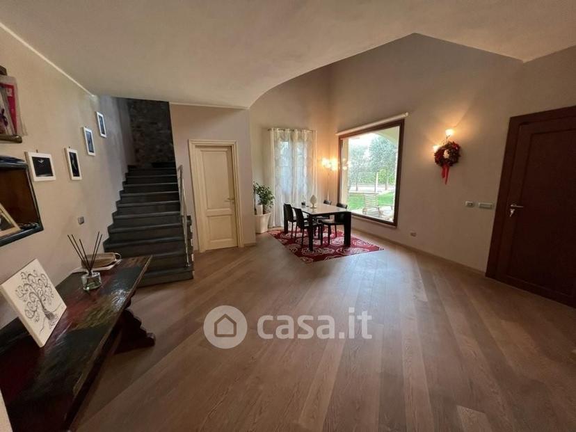 Villa in Via San Bartolo — foto 27 di 33